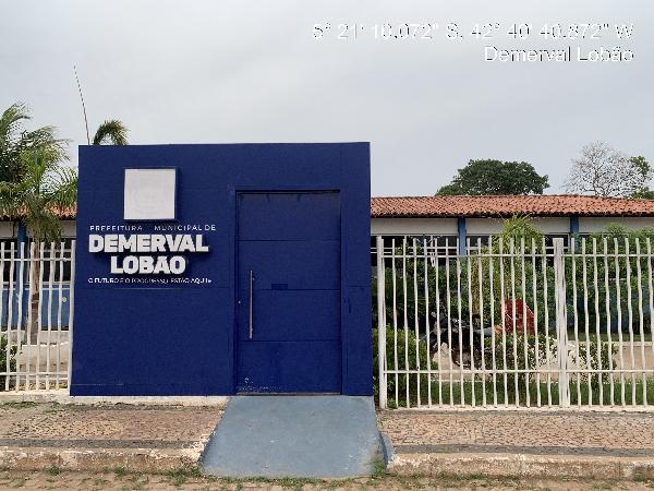 Casa 2 quartos, 1 banheiro, 53m² construída, desocupada