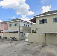 Casa com 2 Quartos e Vaga de Garagem em Queimados