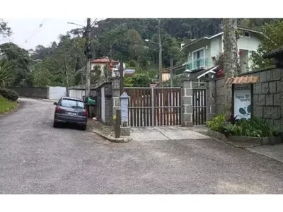 Casa ocupada com 3 quartos e 172,55m² construídos