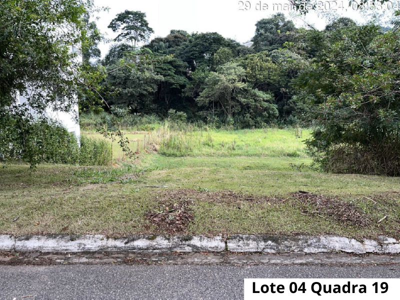 Terreno de 878,42 m² no Residencial Fazenda do Porto