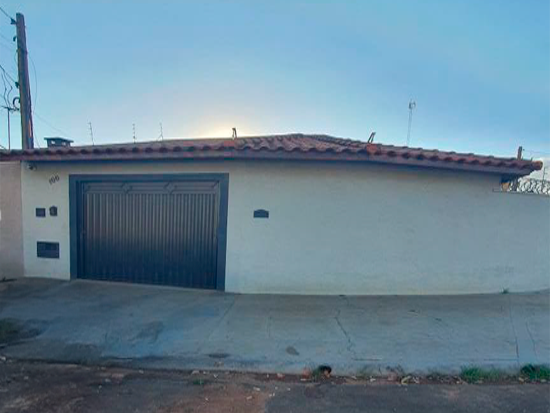 Casa com 47,93m² construídos em Franca - Ocupada