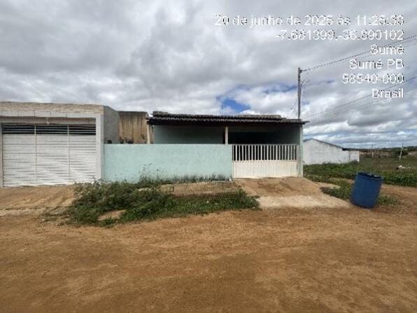 Casa com 3 quartos, 1 vaga de garagem e 111,85 m² de área total