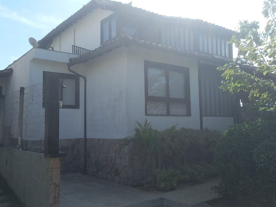 Casa com 3 quartos, 2 banheiros, 177m² terreno e 118m² construída