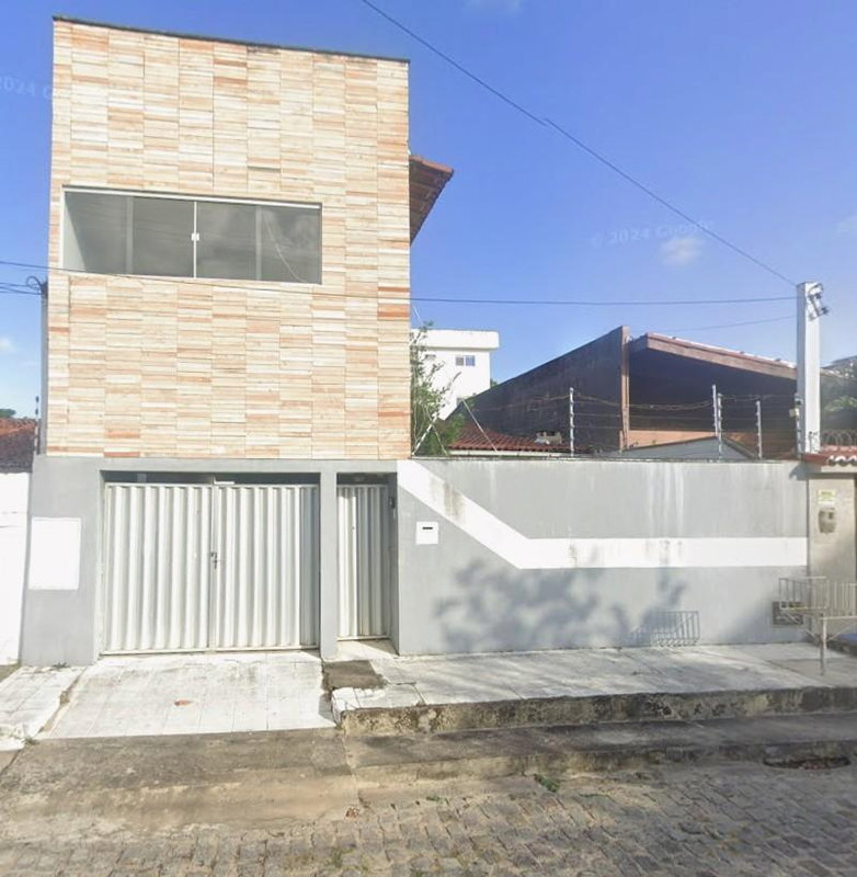 Casa com 151m², 3 quartos, ocupada, ideal para investimento