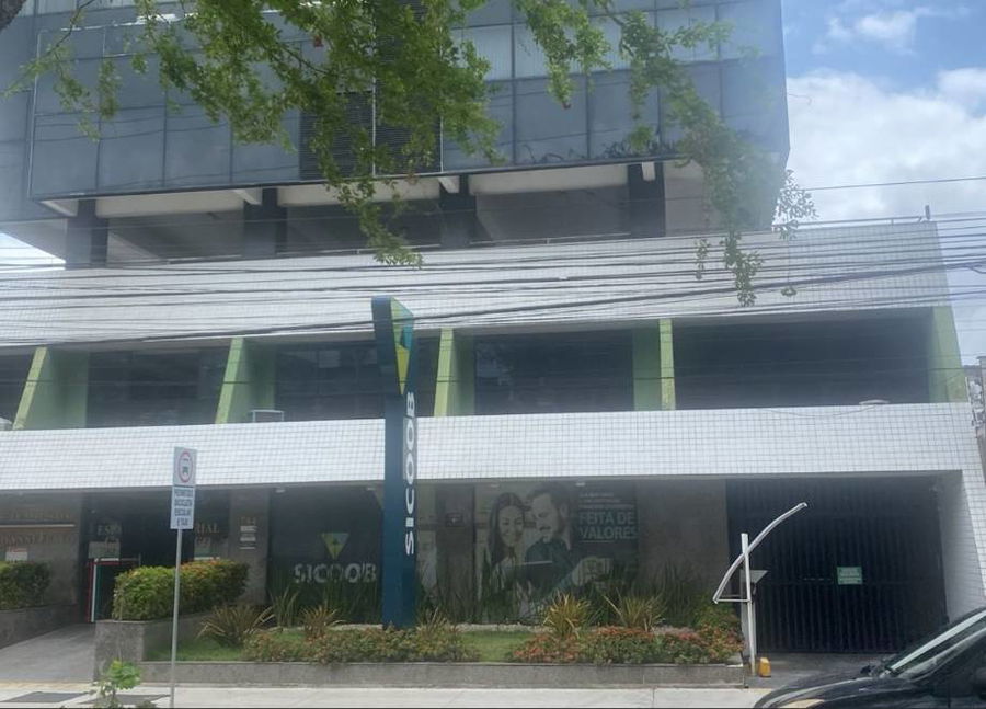 Sala comercial ocupada com 44m² privativos e 35m² comuns