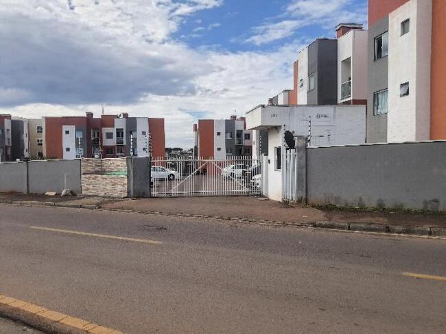 Apartamento com 2 Quartos em Araucária/PR