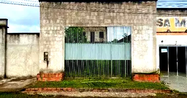 Casa ocupada com 269,93 m² e 1 vaga