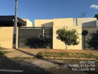 Casa com 2 quartos, 1 banheiro e 1 vaga de garagem