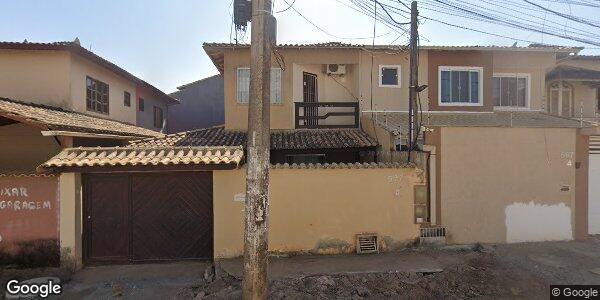 Casa com 2 quartos, banheiro, área de serviço, sala, cozinha e 1 vaga