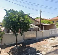 Casa com 3 quartos, 117,75 m² construída, área de churrasqueira e serviço