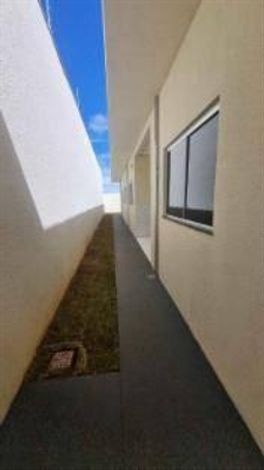 Casa em Condomínio com 3 Quartos e 2 Banheiros