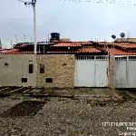 Casa aconchegante com boa localização e terreno amplo