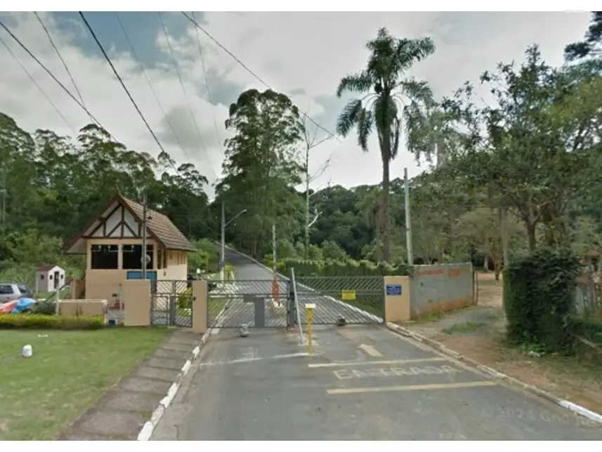 Casa em Leilão com Ampla Área Construída em Vargem Grande Paulista