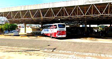 Terreno com 478,5m² em condomínio fechado, ocupado