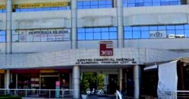 Loja com 1 vaga de garagem, ocupada, ideal para comércio