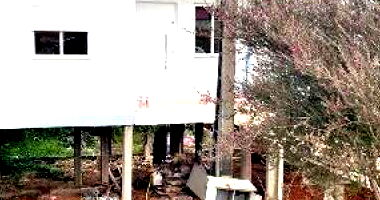 Casa com 48m² privativos e terreno de 180m², desocupada