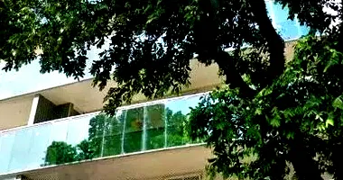 Apartamento com 2 vagas em leilão