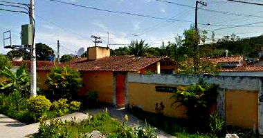 Casa Condomínio com 2 quartos, 1 banheiro, área de serviço, ocupada