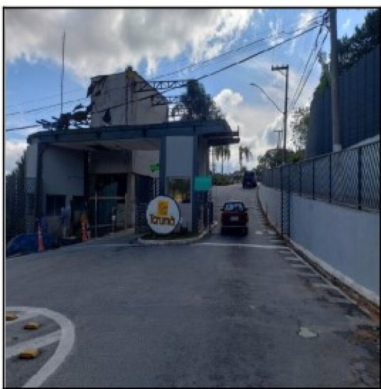 Casa em Santana de Parnaíba com 349,5m² de área privativa