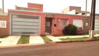 Casa padrão com 3 quartos, 2 banheiros e 1 vaga, Ivaiporã/PR