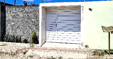 Casa com 2 Quartos e 1 Vaga em Andorinha