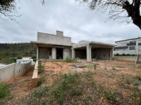 Casa Desocupada em Atibaia com 600 m² de Terreno