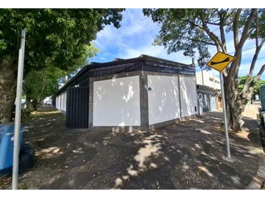 Prédio Comercial com 184,22m², ideal para investimento