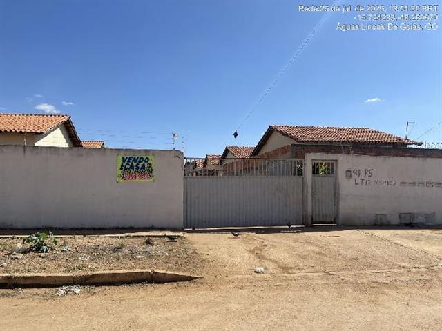 Casa em Águas Lindas de Goiás com 2 quartos