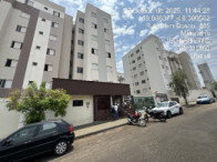 Apartamento com 2 quartos e 1 vaga em Uberlândia/MG