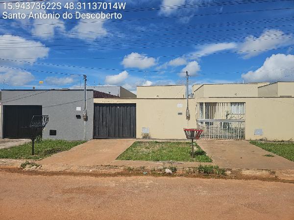Casa com 2 quartos, varanda, área construída 63,22 m², terreno 181,5 m²