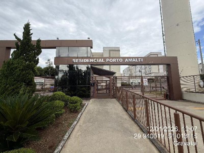Apartamento com 2 quartos, 1 banheiro e vaga de garagem