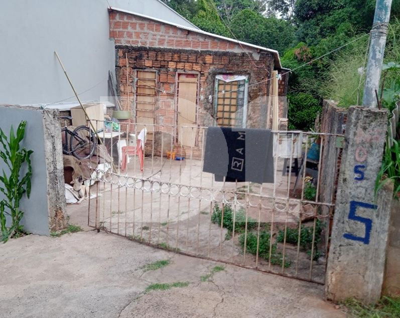 Casa em Jardim Santa Maria II com 140,625 m²