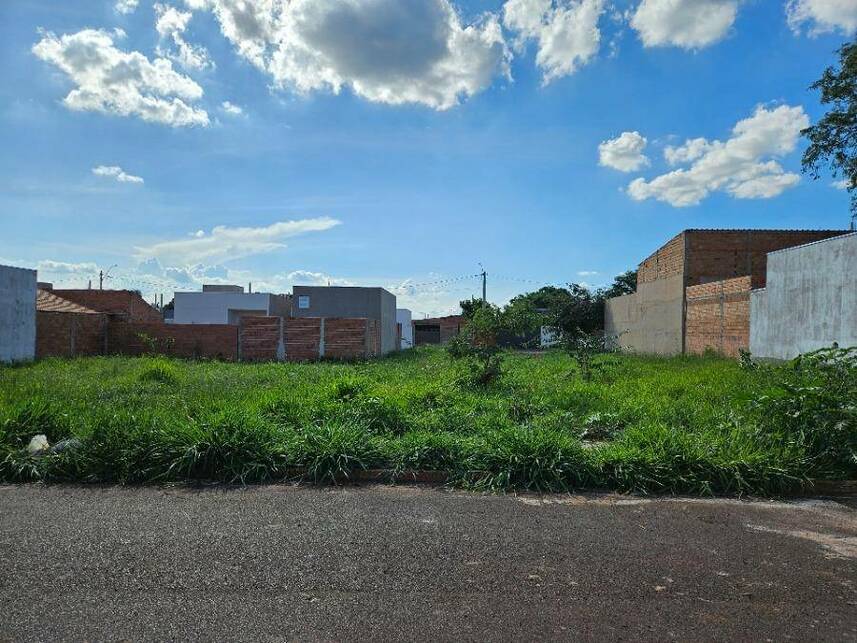 Terreno Desocupado em Jardim Vilico Cantarelli - 180 m²