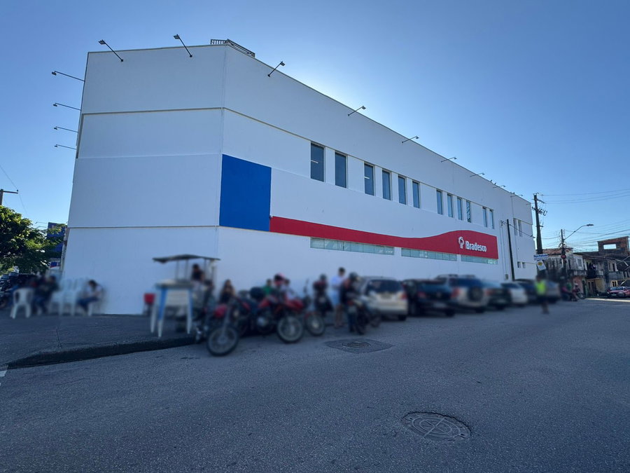 Prédio Comercial com 1.696,47 m² - Farias Brito