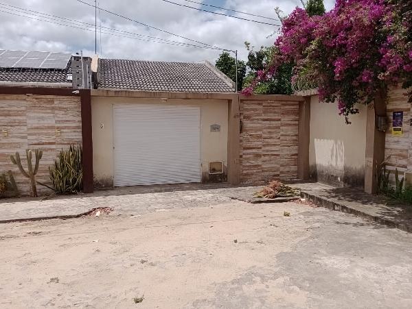 Casa com 2 quartos, 2 banheiros, 1 vaga e 90,89m² construída