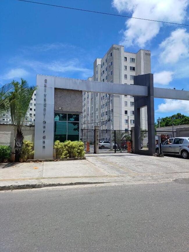 Apartamento com 2 quartos e 1 vaga em Salvador
