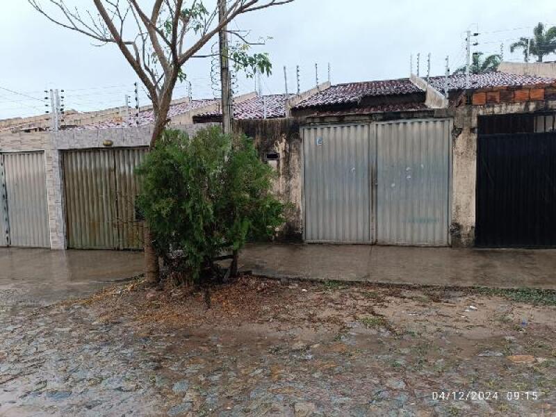 Casa com 2 Quartos e 2 Banheiros em Itaitinga