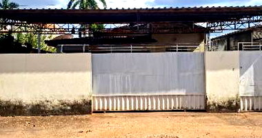 Casa com 3 quartos, 4 banheiros e varanda