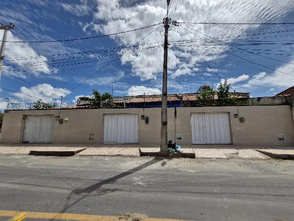Casa com 2 Quartos e 1 Vaga em Diadema