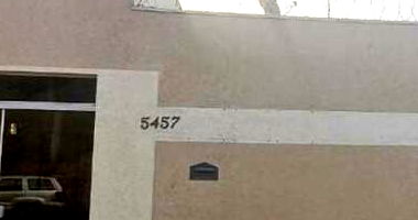 Casa em condomínio com 3 quartos, 1 banheiro e 1 vaga, área construída 63m², imóvel ocupado