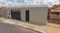 Casa Ocupada com 233m² de Área Construída em Frutal-MG