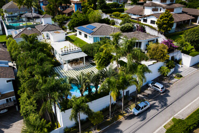 Mansão de Luxo com 5 Suítes e Piscina Aquecida
