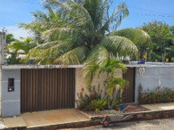 Casa com 3 Quartos em Camaçari/BA - Terreno Amplo