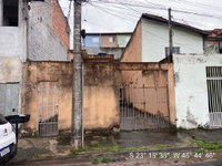 Casa com 2 Quartos e 87m² de Área Privativa