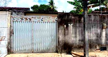 Casa com 3 quartos, 2 banheiros, 1 vaga, 81m² construída, ocupada