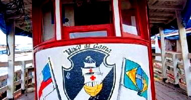 Embarcação Regional de Madeira em Péssimo Estado