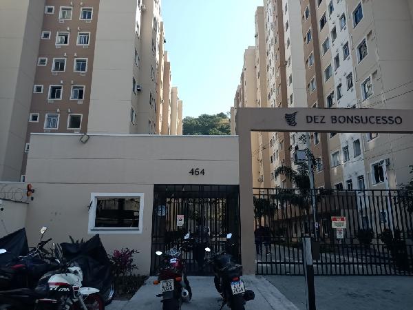 Apartamento com 2 Quartos e 1 Vaga em Bonsucesso