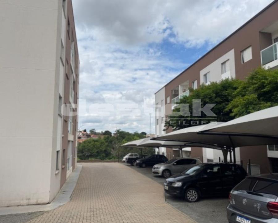 Apartamento com 2 quartos, 1 banheiro e 61 m² de área útil