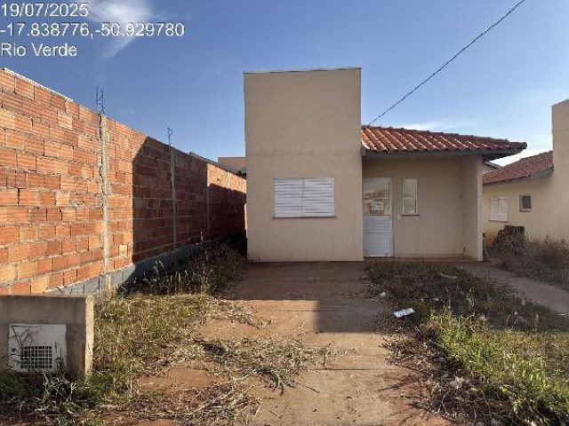Casa com 49,76m² de área construída e terreno de 180m²