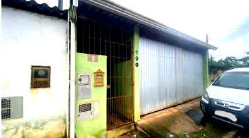Casa com 3 quartos, 2 banheiros e 160m² construída, ocupada